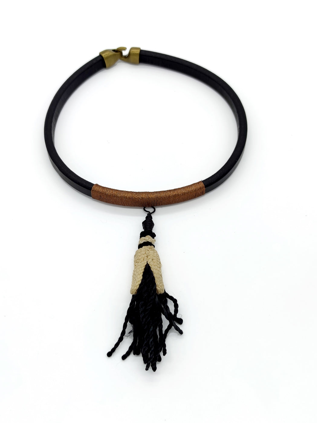 GARGANTILLA CUERO + BORLA UZBEQUISTÁN