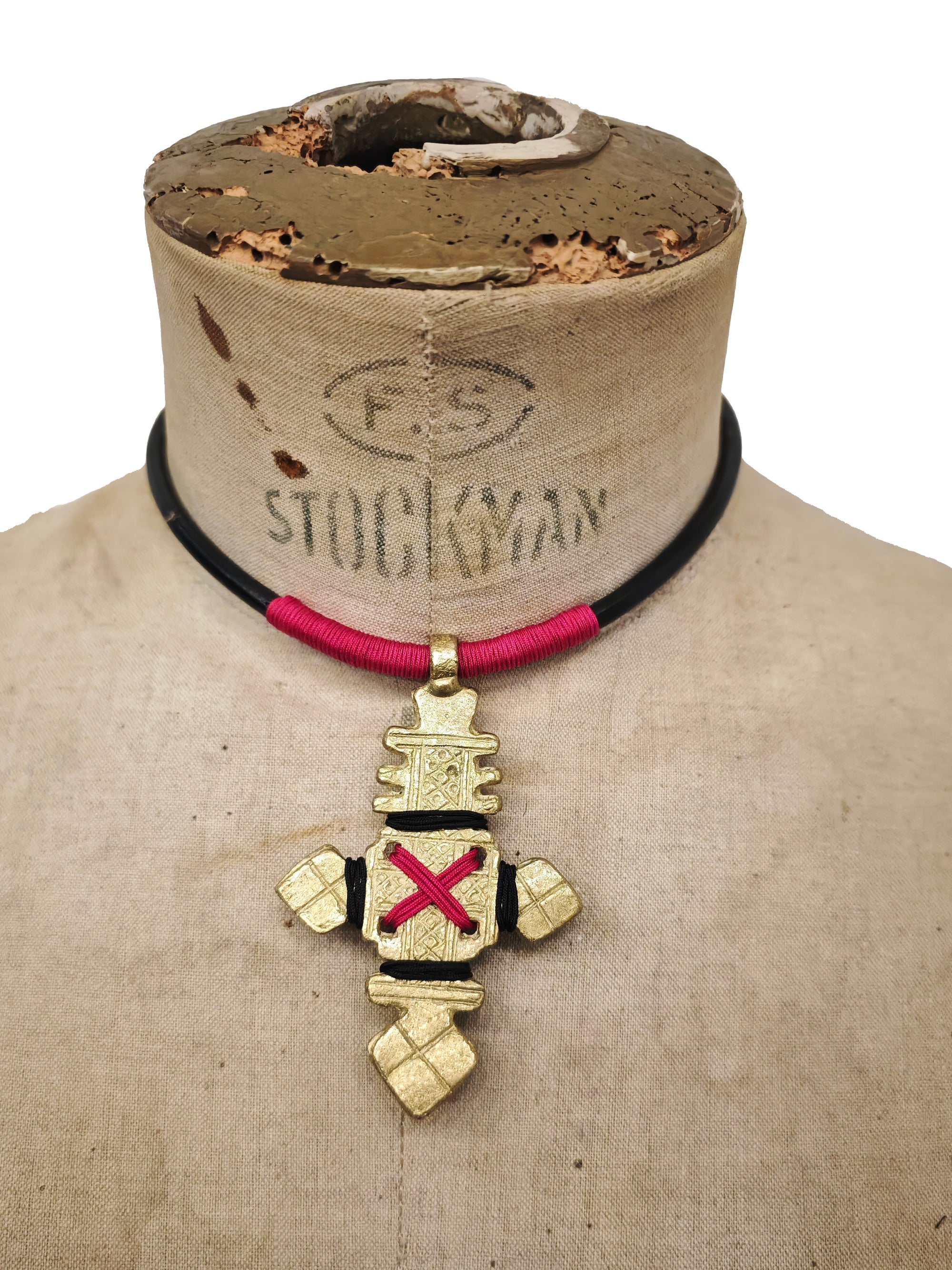 GARGANTILLA CUERO + PIEZA AFRICANA