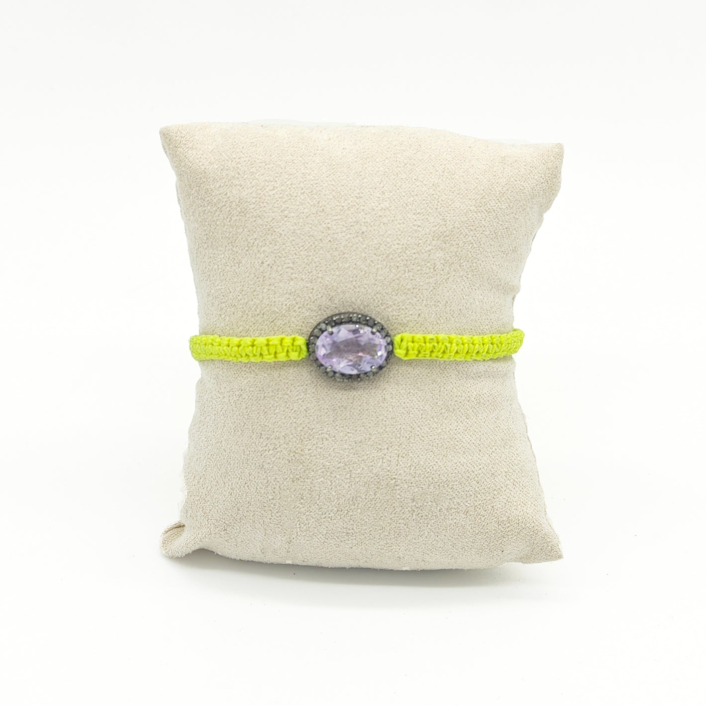 PULSERA AMATISTA Y DIAMANTES MACRAMÉ