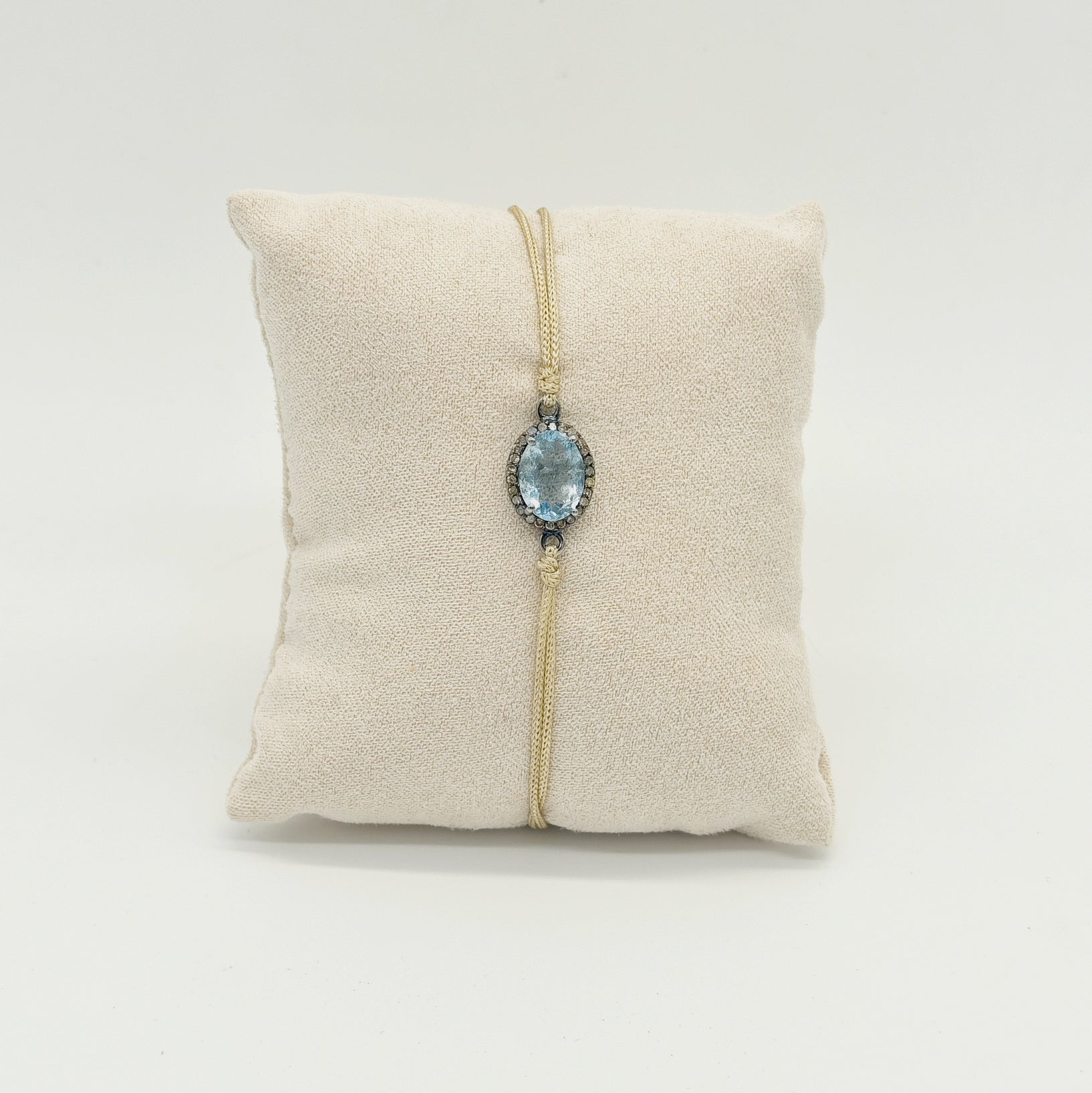 PULSERA SEMIPRECIOSA Y DIAMANTES HILO SEDA