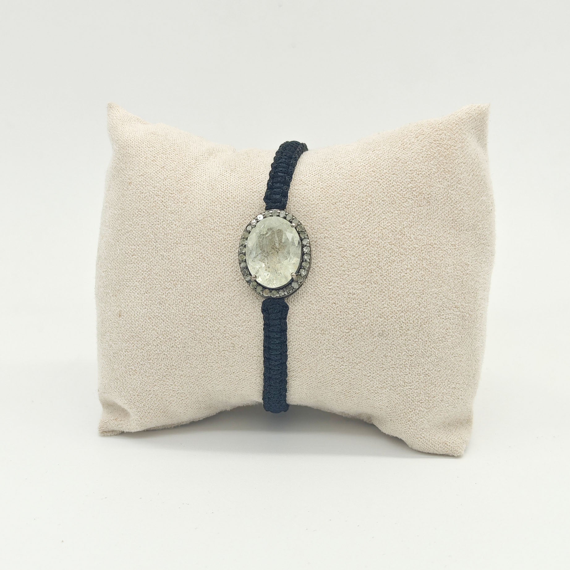 PULSERA AGUAMARINA Y DIAMANTES MACRAMÉ