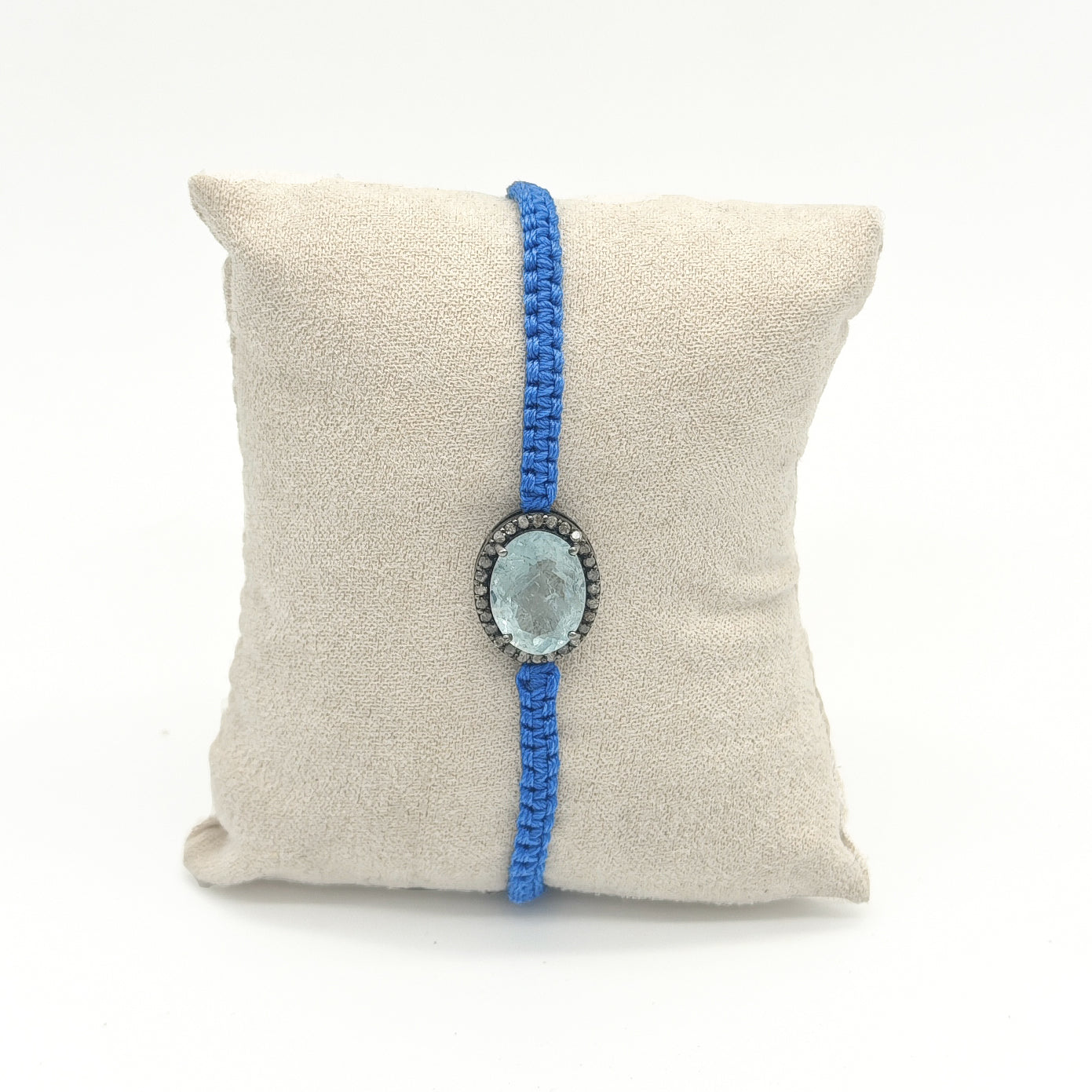 PULSERA AGUAMARINA Y DIAMANTES MACRAMÉ