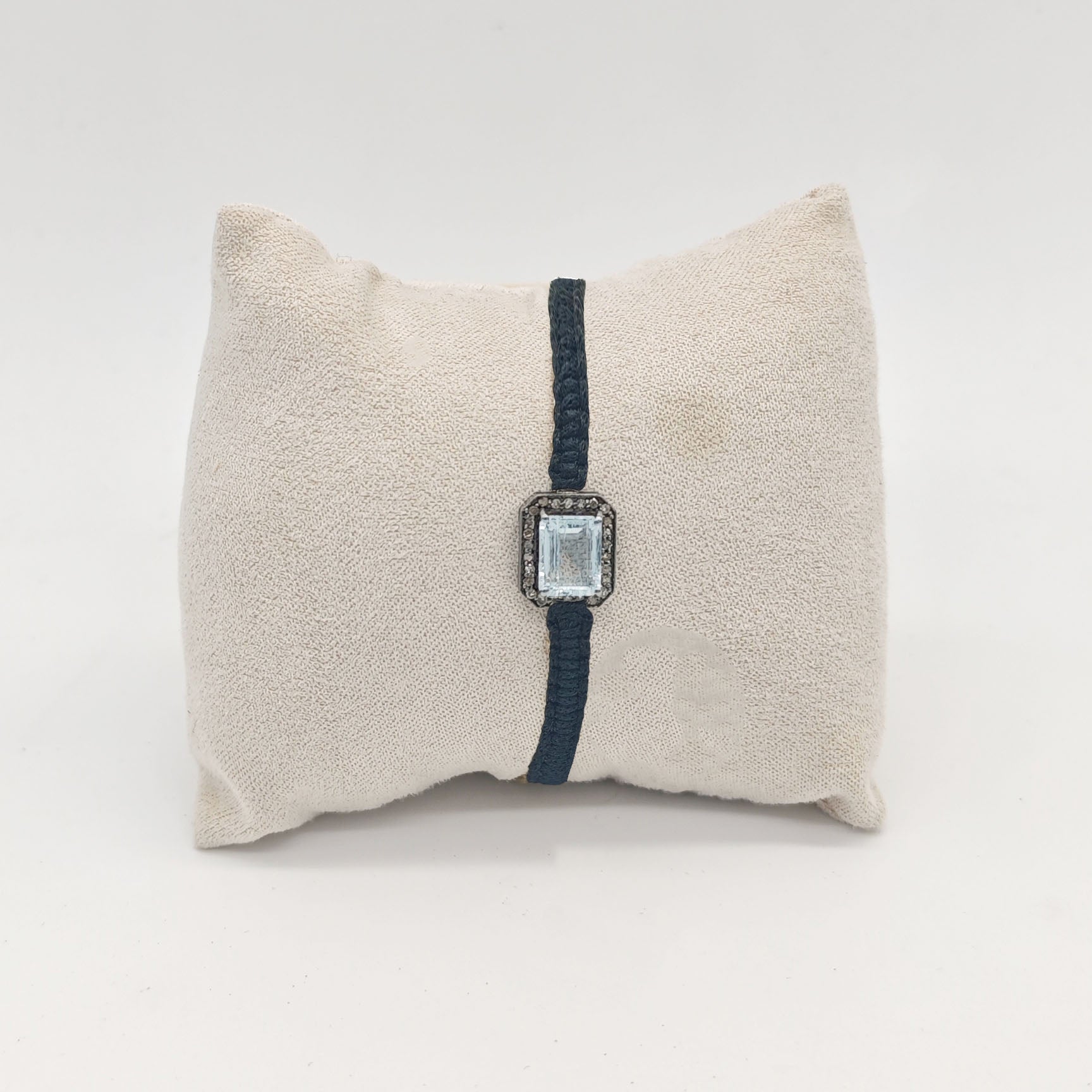 PULSERA AGUAMARINA Y DIAMANTES MACRAMÉ