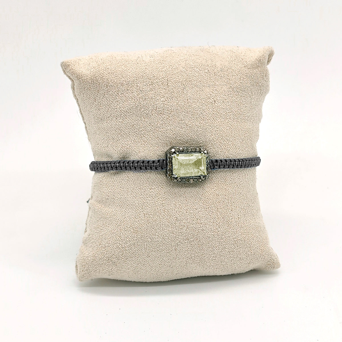 PULSERA AGUAMARINA Y DIAMANTES MACRAMÉ