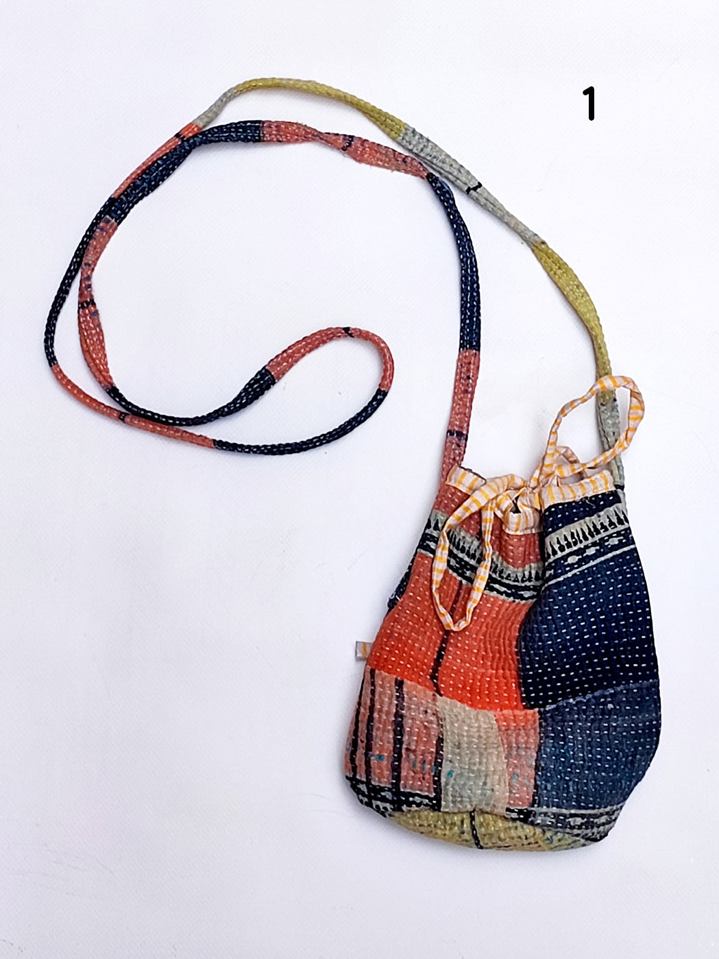 BOLSO KANTHA BOMBONERA