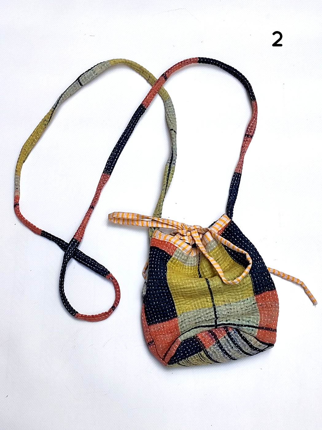 BOLSO KANTHA BOMBONERA