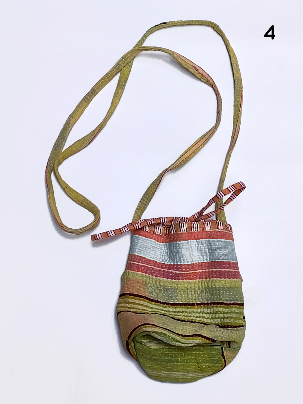 BOLSO KANTHA BOMBONERA