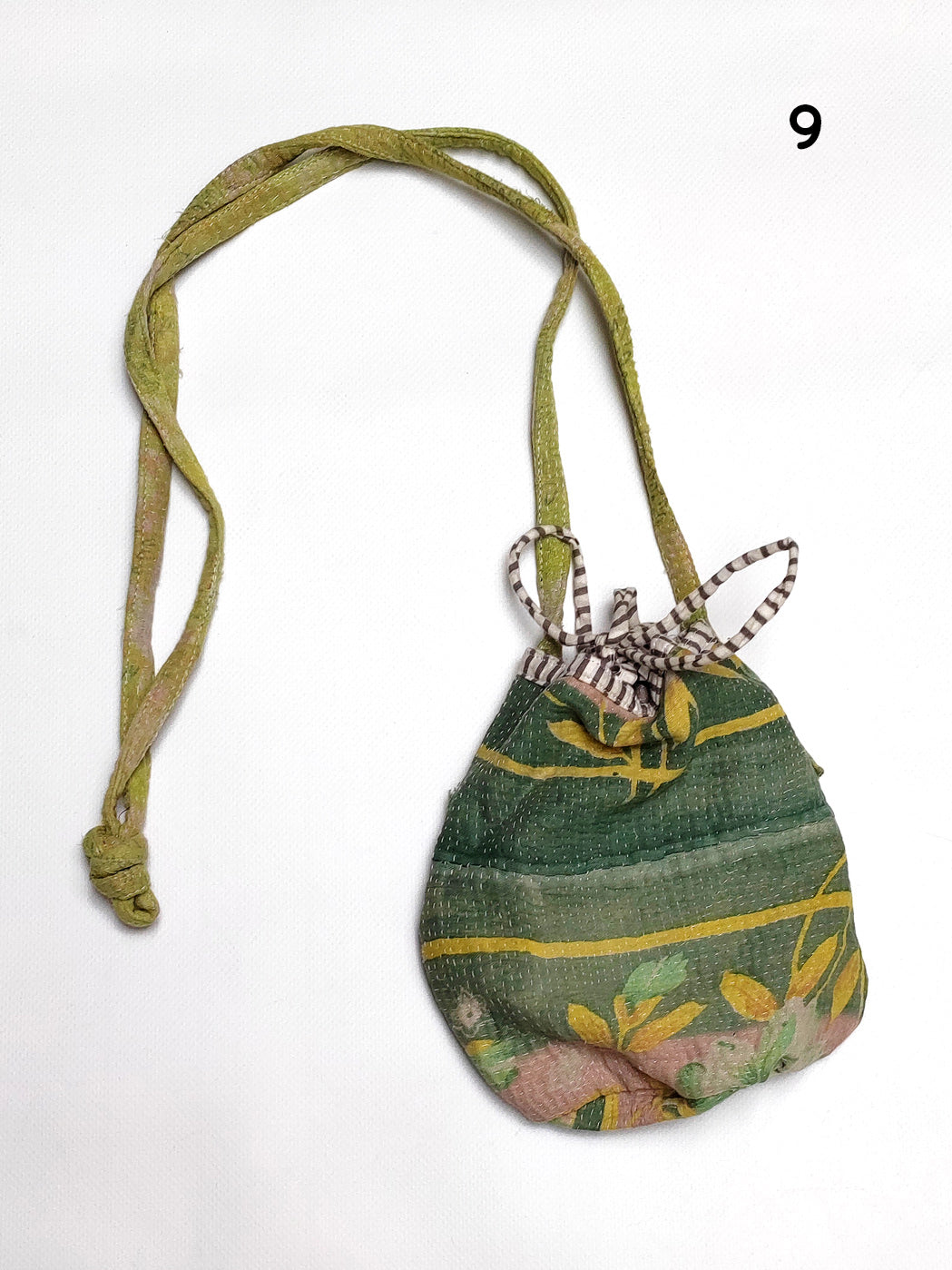 BOLSO KANTHA BOMBONERA